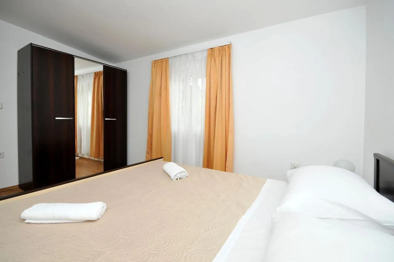 Apartment Sandra Trogir 0*,